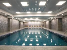 Panorama Lisi Grand Hotel,位于第比利斯的酒店