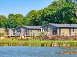 Lakeside Luxury Lodges