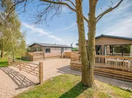 Hawthorn Glen Lodges