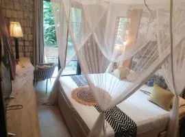 Home SAKALAVA