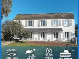 La Fromagerie Maison lumineuse et spacieuse beau séjour 5 ch 2 wc 1 sdb grand jardin clos 5mn à pied commerces 10 mn plage Omaha Beach proche plages du débarquement