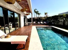 Villa Alanaé piscine chauffée，位于Bellouk的酒店