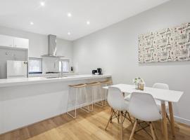 Domi Rentals - The Atkinson Home，位于查斯顿的酒店
