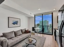 Luxury Miami Studio Stunning Bay View