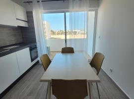 Appartamenti Praia Estoril, Sal Rei, Boa Vista，位于萨尔雷的带停车场的酒店