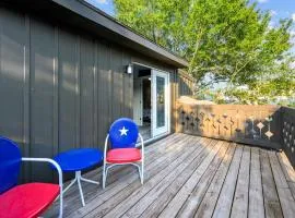 Cozy & Spacious Montrose Retreat with 3BR Near Houston Attractions