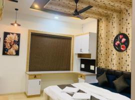 The Royal Luxor 3Bhk Villa，位于浦那的酒店