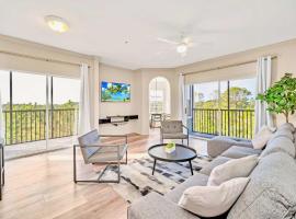 Spacious 3BR Condo with Pool and Hot Tub, near Disney!，位于奥兰多的酒店