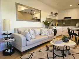 Nalahost Cozy and Elegant 1BR Apartment