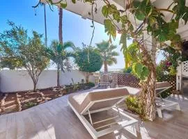 Beach Villa - By Bobbywashere