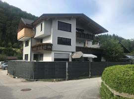 波克尔公寓，位于施特罗布尔的酒店