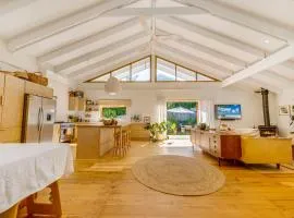 Bangalow Charm - Spacious & stylish - Central Bangalow