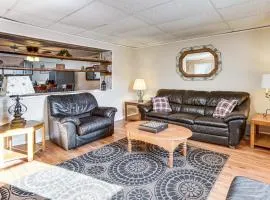 Downtown Beulah Pet-Friendly Apt Near Lake & Shops