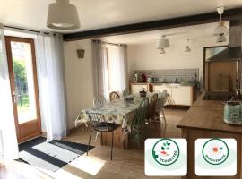 Gîte rénové avec jardin, proche loisirs et commerces, à une heure de Nancy et Metz - FR-1-584-168，位于Autrepierre的酒店