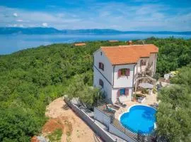 Studio in Drenje near Beaches & Heated Pool