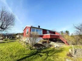 6 person holiday home in KLOKKARVIK