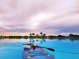 Con jacuzzi privado, laguna y Paddle board，位于卡塔赫纳的酒店
