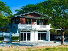 The Twin Hanger Cabin A