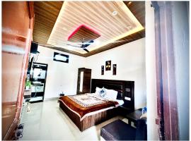 DALHOUSIE HOTEL S A H A R A - Near Bus Stand - Hygiene & Spacious Room，位于Banikhet的酒店