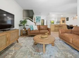 Modern & Stylish 2 Bedroom Townhouse