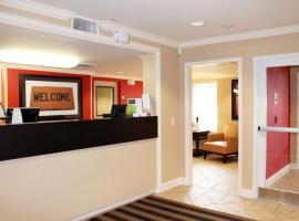 Beachwood Extended Suites，位于比奇伍德的酒店
