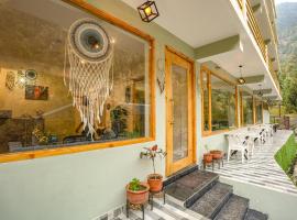 The Himalayan Stories - A Riverside Heaven Resort，位于Bashist的酒店