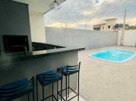 Casa com piscina Bauru SP，位于巴乌鲁的酒店