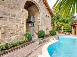 Au Petit Grammont - Magnifique batisse - 2 gites，位于拉卡佩勒-马里瓦勒的酒店