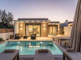 Lumior Villas Lux essence by 'elite'，位于扎金索斯镇的酒店