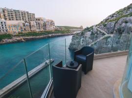 Water's Edge Suite Xlendi with Direct Sea Access，位于Munxar的酒店