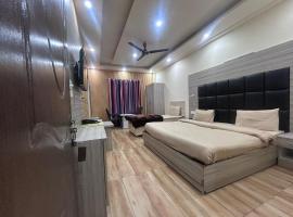 Maur Hotel & Cafe，位于Sissu的酒店