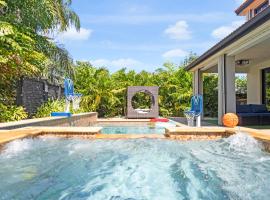 Avatar Lakefront Villa - Heated Pool & Cinema in Miami，位于Hammocks的酒店