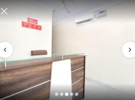 Hotel THE SKY - AMBALA HIGHWAY-A UNIT OF A G HOTELS，位于齐拉克普尔的酒店