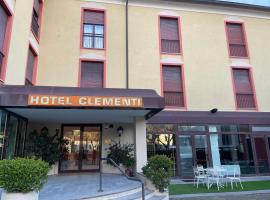 Hotel Clementi，位于萨利切泰尔梅的酒店