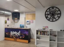 Bilbao Metropolitan Hostel by Bossh Hotels，位于毕尔巴鄂的青旅