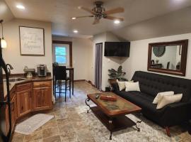 Loft in the Pines，位于Waupaca的酒店