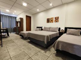 Villa Bilac - Amplos Studios 2km da Vila Germânica，位于布卢梅瑙的酒店