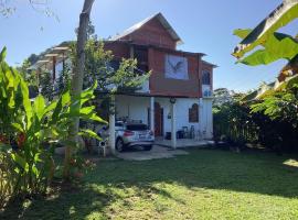 Vuelo del Águila 4 suites 6 bathrooms alberca，位于La Esperanza的酒店