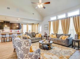 20 Mi to ATandT Stadium Remote-Work Ready Home!，位于曼斯菲尔德的酒店