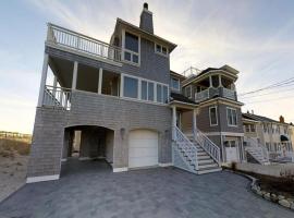 Pet Friendly, Single Family, Ocean Front, Elevator, Beach Badges, Wifi, Decks, Beach Chairs, Oceanview, Keurig, Jacuzzi-Jet Tub, O-S Shower,，位于布鲁克林的酒店