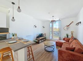 Duplex lumineux et rénové - Vue Seine - Tout à pied，位于Saint-Mammès的酒店