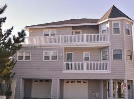 Single Family, Wifi, Ship Bottom Oceanfront Home, Ocean Views, 14010，位于希普博特姆的酒店