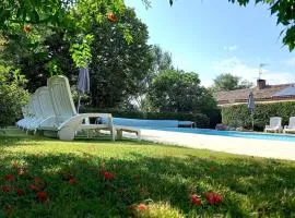 Issigeac, Gîte tout confort, Piscine chauffée