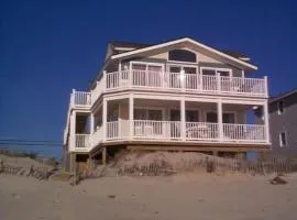 Beach Badges Pet Friendly Oceanfront Wifi Deck Wd Views From The First Floor 64823