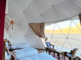 Romantic Moment Rum CAMP，位于瓦迪拉姆的酒店