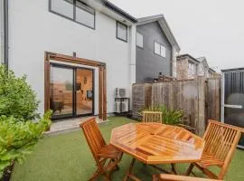 Cozy 2Bedroom - Kitchen Yard Central Location