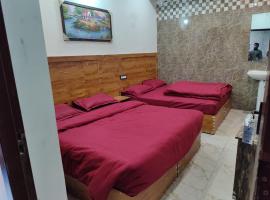 Hotel Gayatri Gaurikund，位于Gaurikund的酒店