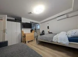 Brand NEW apartment in Walldorf with kitchen and AC