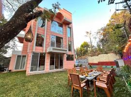 Amy Villa Lonavala luxury 5bhk with private swimming pool，位于罗纳瓦拉的带停车场的酒店