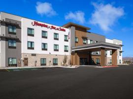Hampton Inn & Suites Cottonwood, Az，位于卡顿伍德的酒店